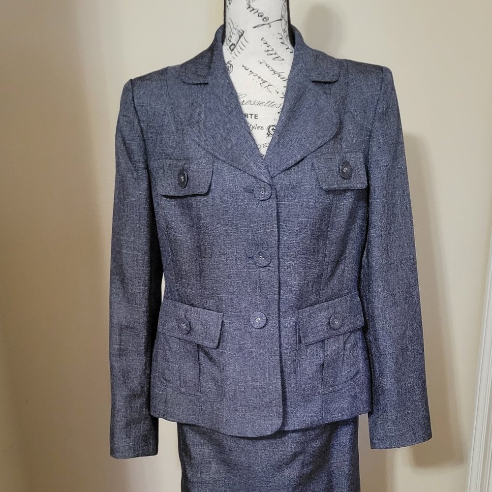 Women's Business Suit (w/Skirt)